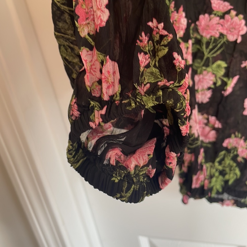 Floral button down top - Picture 5 of 5